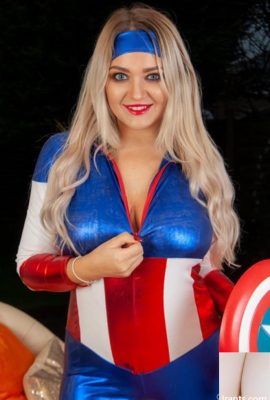 Lara Wolf – Nossa super-heroína Lara Wolf (103P)