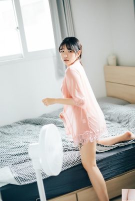 [Sonson] Garota coreana mostra seus seios brancos, macios e lindos, tão tentadores (70P)