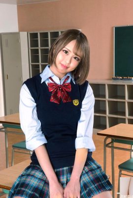 (Kashino Ana) Inesperadamente, a gostosa JK do cabelo curto gosta do prazer da penetração oral na escola (20P)