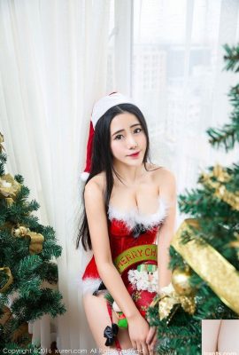 A deusa sexy Doudou Youlina se transforma em biquíni como presente de Natal (50P)