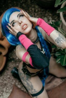 [Suicide Girls] 09 de junho de 2022 – Blizzard – Em direção à Cidade Alta[48P]