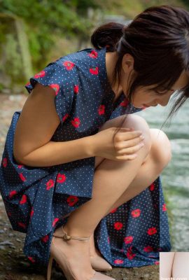 Foto tentadora de uma bela jovem gentil, graciosa, rechonchuda e sensual – Reiko Nagaoka (44P)