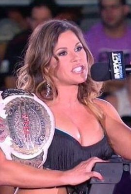 Mickie James -(WWE-TNA) (35P)