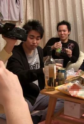 (GIFs) Ami Tokunaga Parte do círculo de tênis mais engraçado do Japão Estudante universitária de seios grandes bebendo em casa e sendo fodida (17P)
