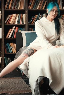 (Suicide Girls) 07 de agosto de 2023 – Frutella – Biblioteca da meia-noite (42P)