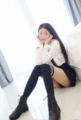 Álbum de fotos ousado e sensual da jovem modelo MFStar Shanghai com várias imagens – Laura Su Yutong (77P)