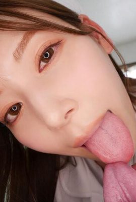 (GIFs) Tsumugi Akari, saliva crua e desleixada, língua comprida, beijos profundos e lábios carnudos, lambidas que convidam à ejaculação… (23P)