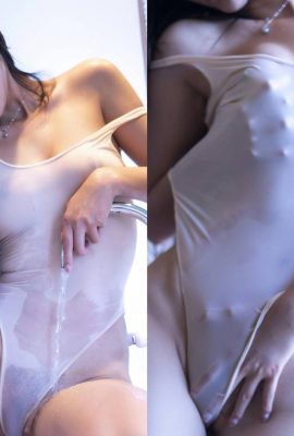 A top model da China Continental “It's A'Zhu” foi paga para tirar fotos de seu corpo molhado na banheira e seus pelos pubianos apareceram (93P