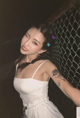 A linda garota sexy com bunda de pêssego “Xiang Yu” é generosa o suficiente (11P)