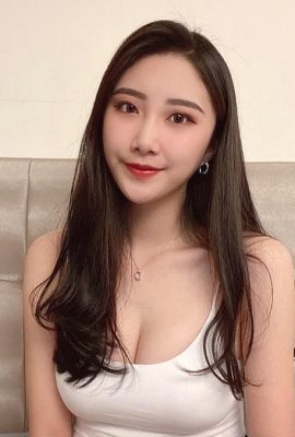 A namorada de pernas compridas “Wendy Wanxuan” seduz seu corpo para uma dança completa (23P)