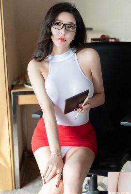 A glamorosa secretária Xinyan com seus seios grandes e bunda gorda é muito sedutora ao posar e posar (41P)