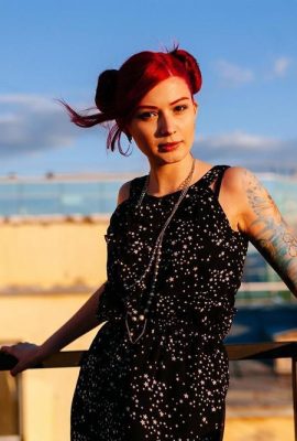 (Suicide Girls) Ultraamarie – Noites Brancas (