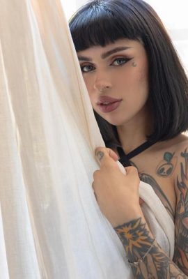 (Suicide Girls) 28 de janeiro de 2024 – Slava – Hora de Ouro (51P)