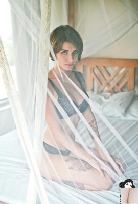 (Suicide Girls) Vaniislima – Manhã Mágica