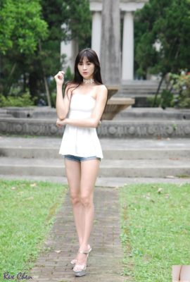 (Foto da modelo) As lindas pernas da modelo taiwanesa Lola tiradas em particular no local (32P)