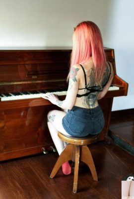 (Suicide Girls) Xiel – Melodia Rosa