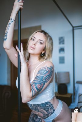 (Suicide Girls) 27 de agosto de 2023 – Myku – Branco como açúcar (47P)