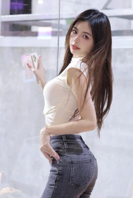A elegante garota peituda “Jin Wen” tem busto agitado e cintura justa que é sexy demais (10P)