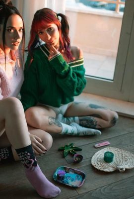 (Suicide Girls) 16 de abril de 2024 – Ceciamix + Drew – Haze do pôr do sol (55P)