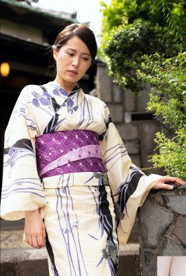 Miho Tsuno Yukata e pele nua (121P)