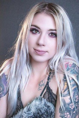 (Suicide Girls) Kitsu -“Raposa ao Luar” (45P)