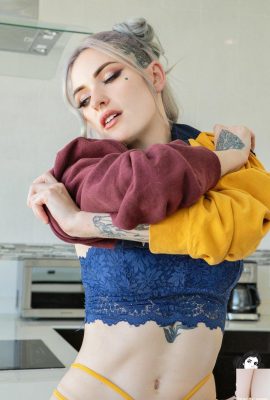 (Suicide Girls) 08 de novembro de 2024 – Torro – Suculento (49P)