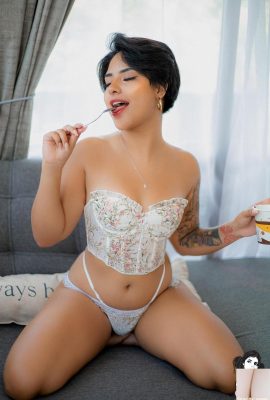 (Suicide Girls) 02 de fevereiro de 2025 – Noapetite – estou amando (40p)