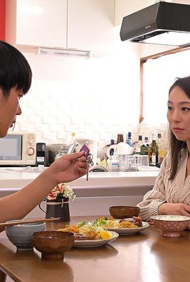 Tadokoro Yuri: Uma linda esposa pervertida que secretamente filma sexo com outras pessoas para agradar seu marido Tadokoro Yuri (21p)