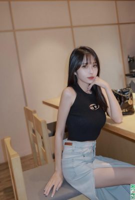 “Li Xin” seios completos e lindos não podem esconder suas pernas sedutoras (25p)