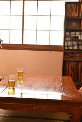 IKEGAMI OTOHA, Adachi Yuri: Uma garota chinesa muito popular, lindas irmãs chinesas, está acenando com os braços, e a longa linha é incrível nas ruas de chinês … (21p)