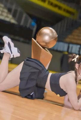 A líder de torcida “Sunny Tingting” é perfeita em todos os ângulos (10p)