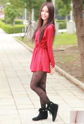 Meias pretas da menina da escola pura e fofa (11p)