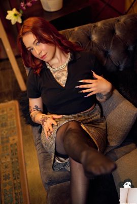 (Suicide Girls) 14 de maio de 2025 – Scolw – Prazer e luxúria (44p)