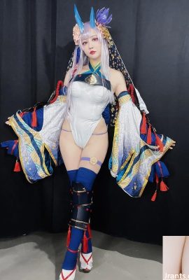 A curva perfeita “Noricosplay” é tão atraente (10p)