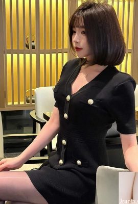 Garota de cabelos curtos “Xu Lizhi” tem seios grandes e gordos (10p)