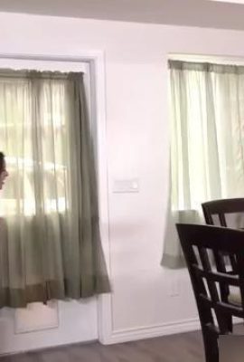 Na frente do pai e do irmão, a filha foi fodida por um negro (20p)