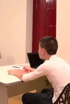 A Escola de Consciência se inscreve rapidamente, o professor ensinará como fazer sexo passo a passo (41p)