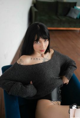 (Suicide Girls) 21 de junho de 2025 – Psylunar – A melhor vista da casa (53p)