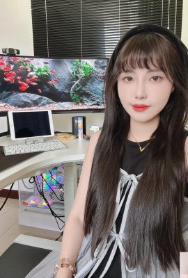 A elegante beleza “Chen Ningcai” sorri docemente em seu coração (10p)