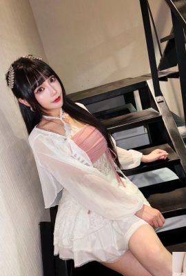 O perfil sensual de “IVY Yihan” exala um temperamento glamoroso (10P)