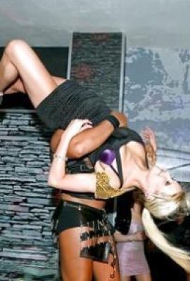 Seios safados se divertem muito em uma festa de bebedeira (15P)