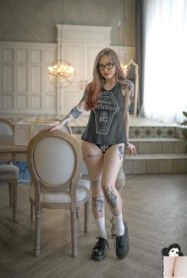 (Suicide Girls) 23 de julho de 2025 – Alenagzhel – Seu bolo de aniversário (41P)