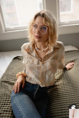 (Suicide Girls) 26 de julho de 2025 – Popbeat – A Borboleta (44P)