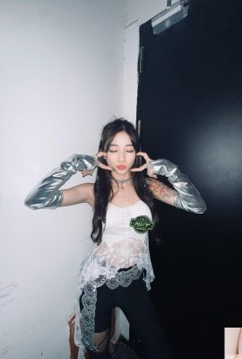 A bela e descolada “Kui Ni” tem um temperamento deslumbrante! Os olhos estão constantemente seduzindo (10P)