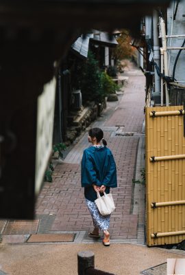 (けんけん) Os charmosos olhos elétricos estão cheios de tentações e você vai se apaixonar à primeira vista (38P)