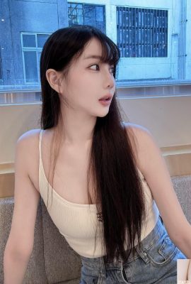 A namorada “Phoebe” tem um rosto brilhante e atraente e todo o corpo é impecável (10P)