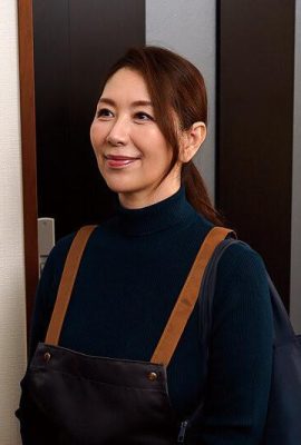 Chisato Shoda: À primeira vista ela parece uma governanta comum, mas na verdade é uma mulher safada com temperamento de rainha! ? Shoda… (21P)