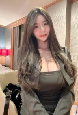 “Chu Qingyi” tem um corpo com curvas super sexy e uma figura feia (10P)