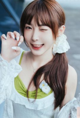 “Yi Xi” é extremamente charmoso e seduz sem piedade. Quanto mais você olha para a figura sedutora dela, mais fascinado você fica (10P)