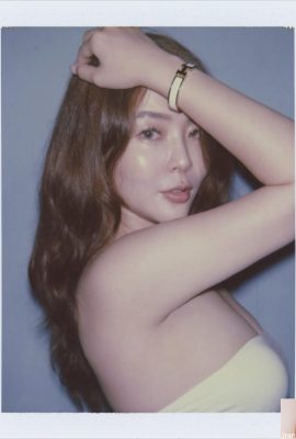 “KiKi” é uma linda mulher com traços faciais requintados, figura quente e corpo sensual (10P)